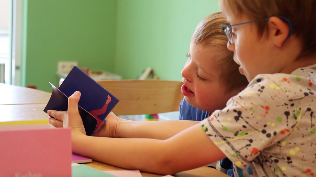 talking hands daumenkinos	  für Inklusion in Kita, Kindergarten und Schule